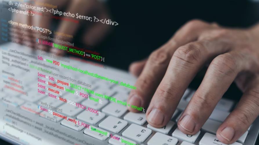 永川区小程序定制开发公司视角下SQL与T-SQL的差异化应用解析